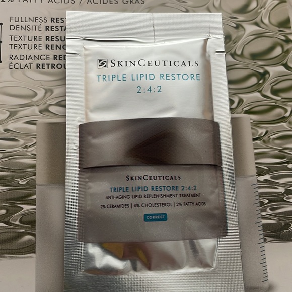 💖FREE ADD-ON💖 Facial Skincare Sample Bundle - Picture 4 of 6